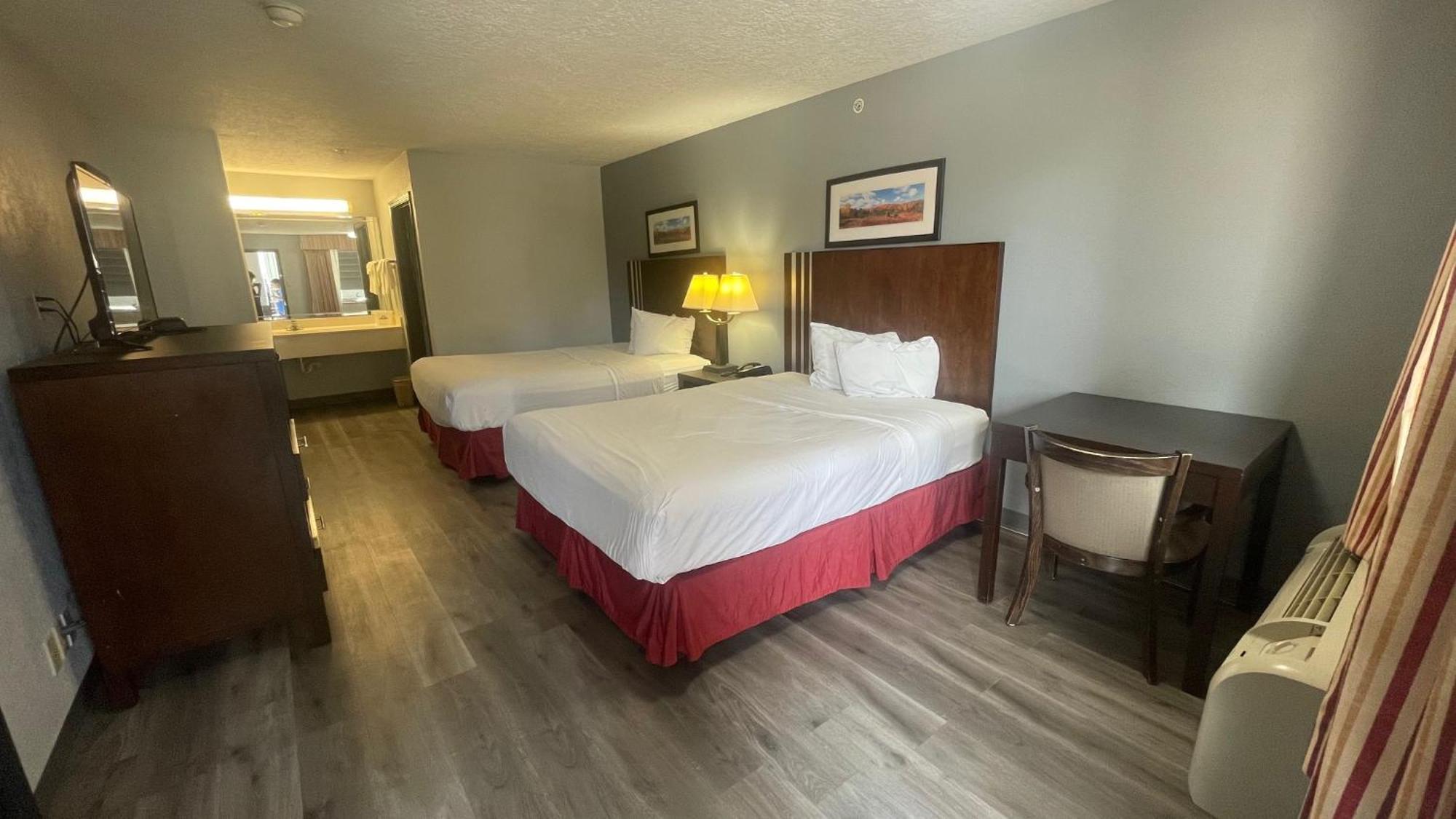 Days Inn & Suites By Wyndham Winnie Dış mekan fotoğraf